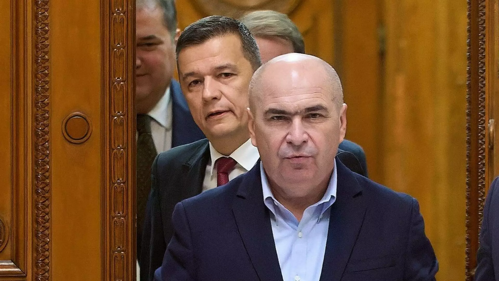 Premierul Ilie Bolojan a explicat ce se întâmplă dacă moțiunea de cenzură trece sau pică. Care sunt scenariile
